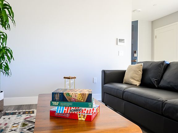 5th image of 2896 Joseph Ave #202