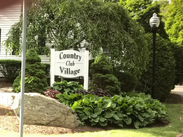 27 Meeting House Ln, Shelton, CT 06484