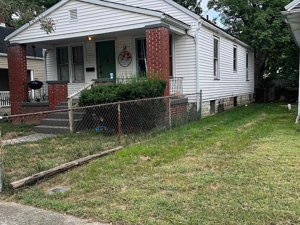 2nd image of 1215 Henning Ave