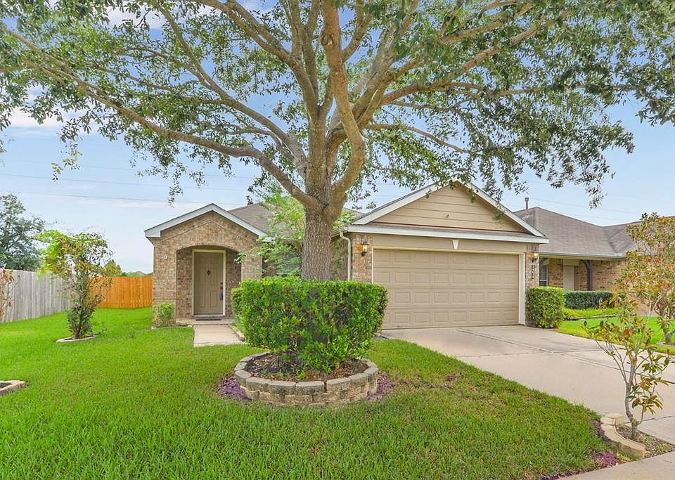 1st image of 24634 Lakecrest Village Dr