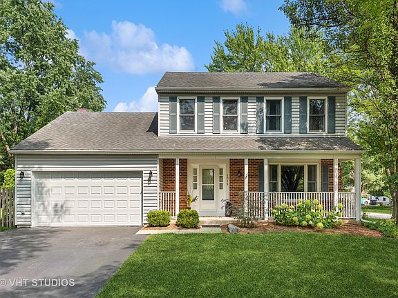 3rd image of 1015 Banbury Ct