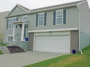 14524 Grebe St, Bennington, NE 68007