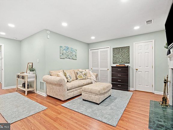 5th image of 6023 Keble Dr