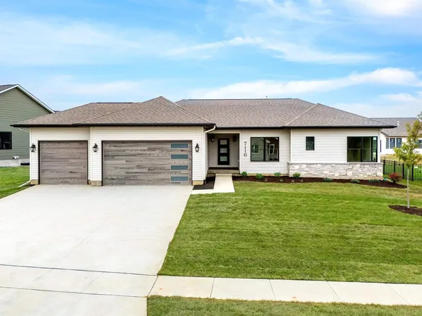 7116 Spring Creek Dr, Bettendorf, IA 52722
