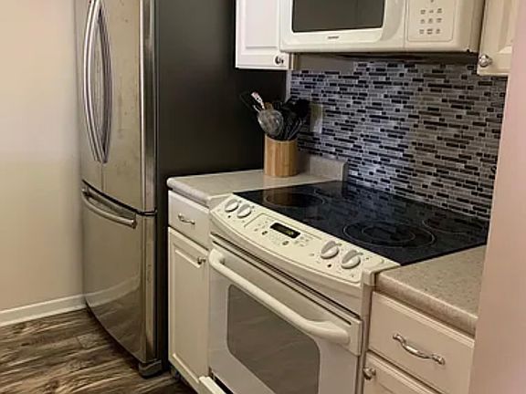 3rd image of 2583 Countryside Blvd #208
