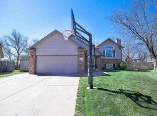 1927 S Prescott Cir, Wichita, KS 67209