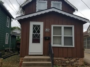 525 W Addison St, Freeport, IL 61032