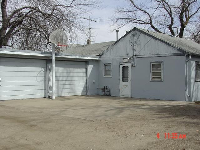2nd image of 737 Lawnridge Ave SE