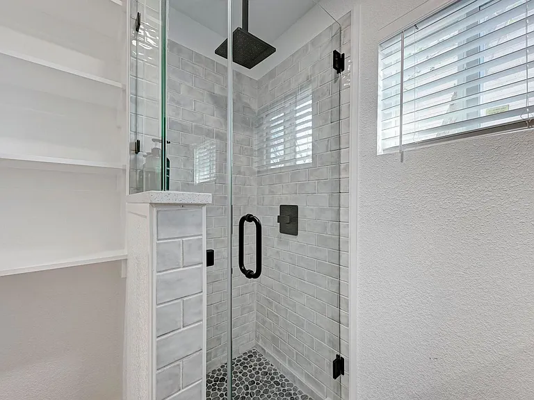 2302 Leon St #6 — Photo 13