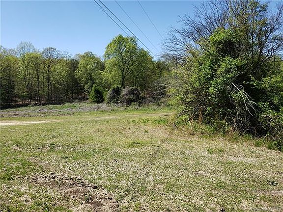 3rd image of 3922 Robinson Cir