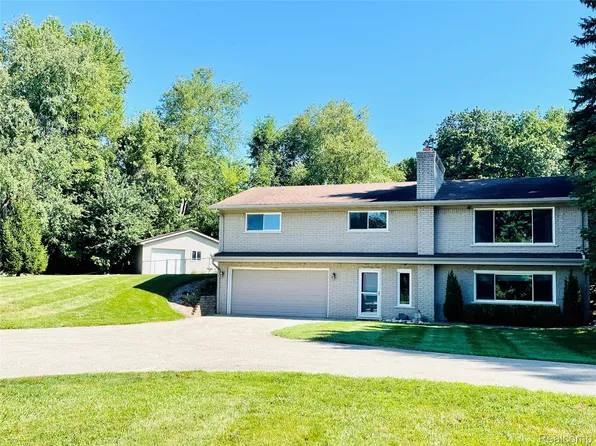 7251 Vanderploeg Ln, Imlay City, MI 48444