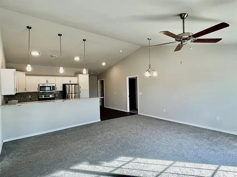 7888 S Scepter Dr — Photo 38