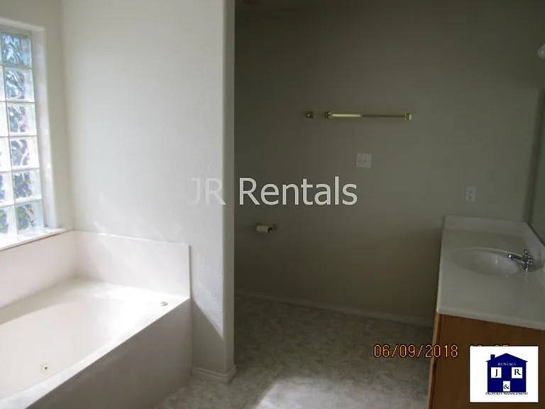 1906 Flagstaff Dr — Photo 47