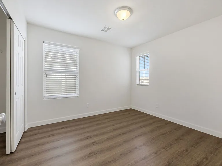 2809 Falling Mist St — Photo 10
