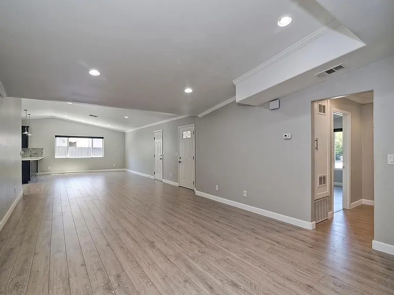 14111 Powers Rd — Photo 10