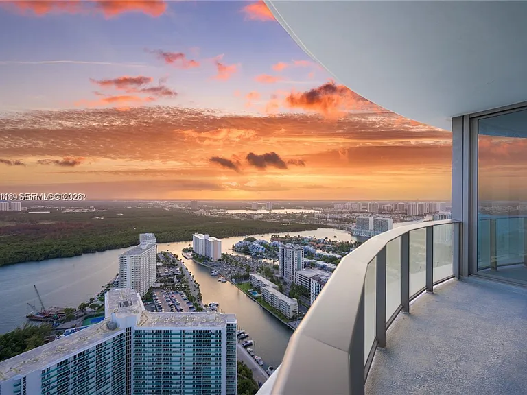 15701 Collins Ave #4105 — Photo 30