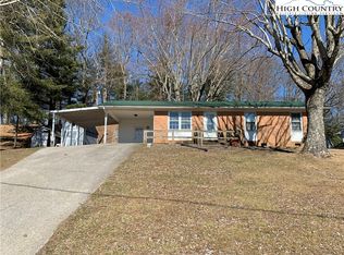 88 Grand Cir, Sparta, NC 28675