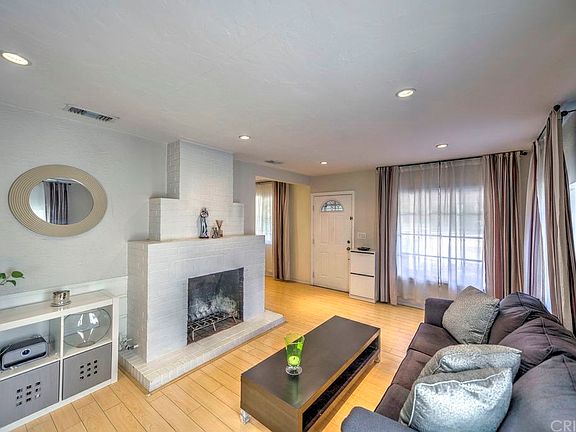 4th image of 12955 Glenoaks Blvd