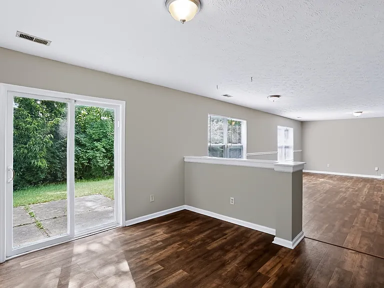 5439 Lake Boggs St — Photo 20