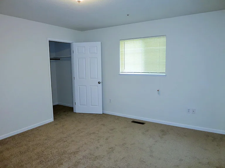 2 Spruce St — Photo 7