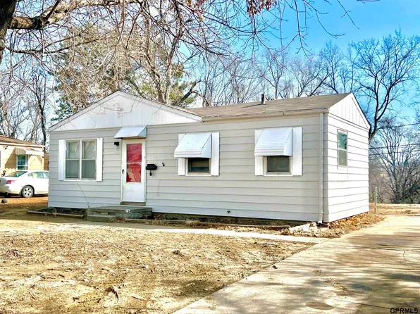 1021 N 78th St, Omaha, NE 68114