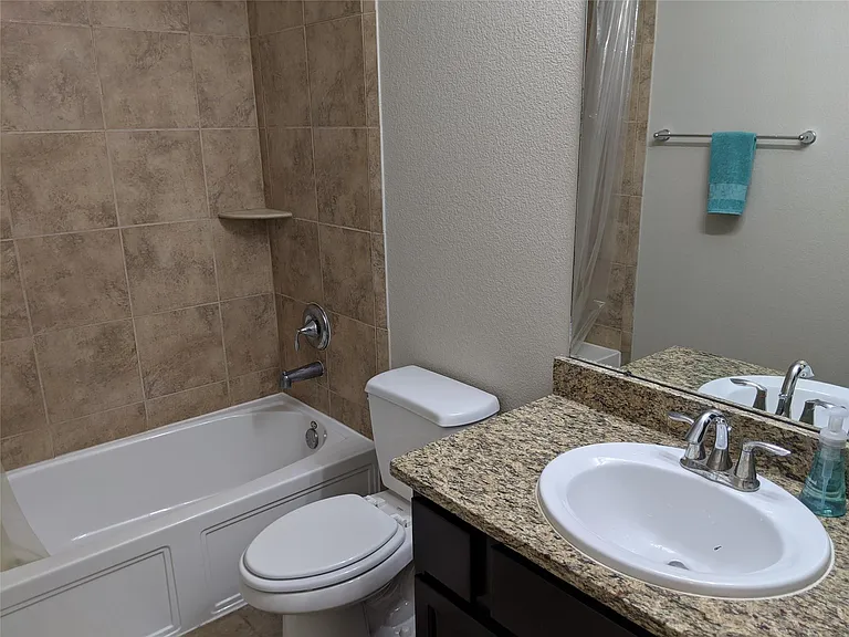 114 N Heritage Mill Cir — Photo 3