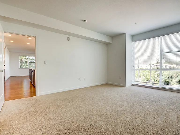 6tenEast — Photo 38