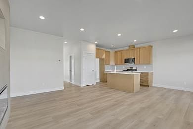 4th image of 749 N Creative Way