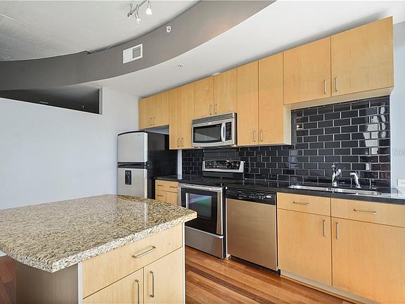 3rd image of 155 Court Ave #1506