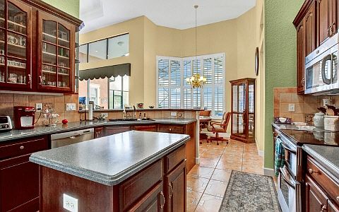 2nd image of 574 Sunset Pointe Dr