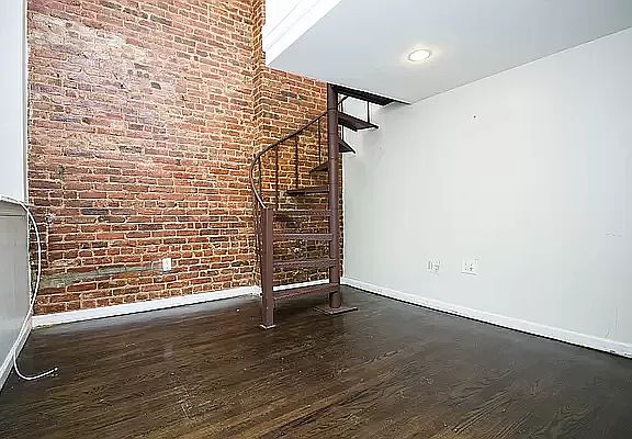 5th image of 469 Wilson Ave #1R