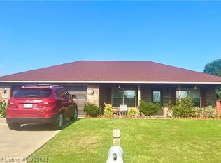 104 Bethany Ln, Pocola, OK 74902