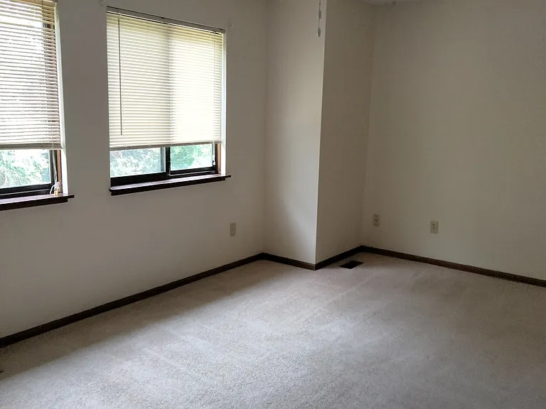 2149 Woodleaf St — Photo 12