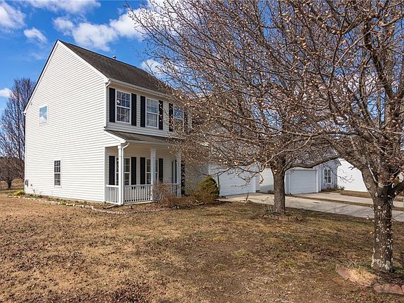 3rd image of 2105 Burton Run Rd