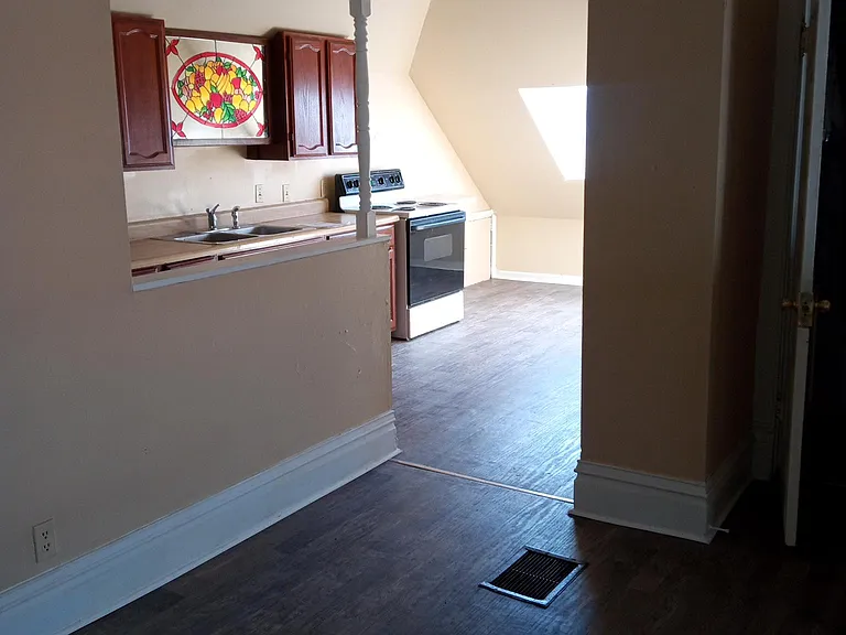1701 Claremont Ave #3 — Photo 5