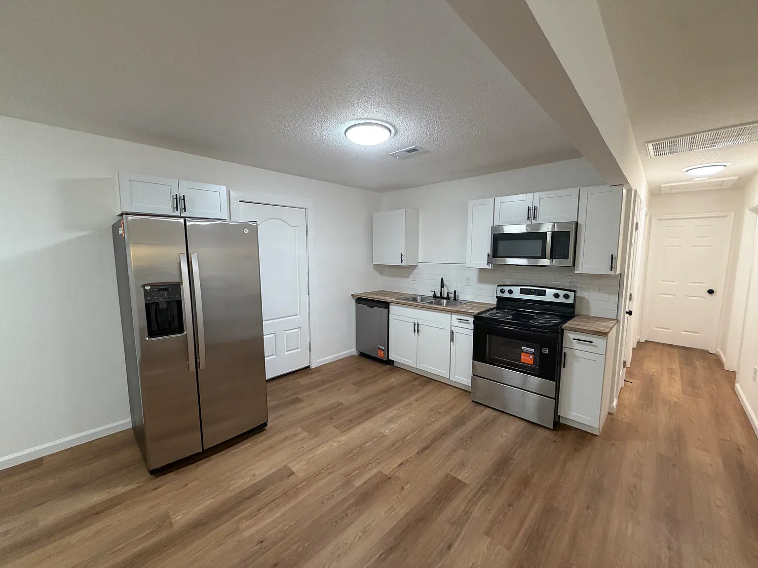 5 bed, $2,700 — Photo 4