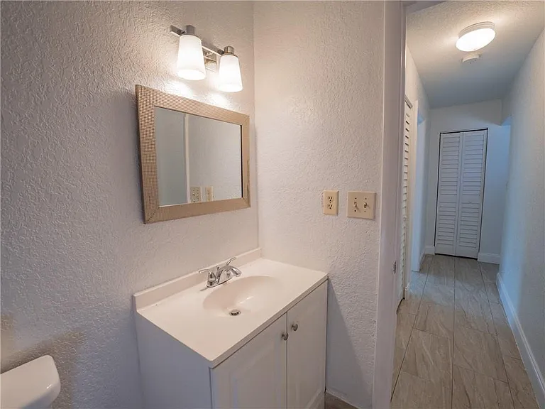 5332 NW 29th Ct — Photo 13