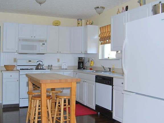 3rd image of 7964 Crawford Farms Dr