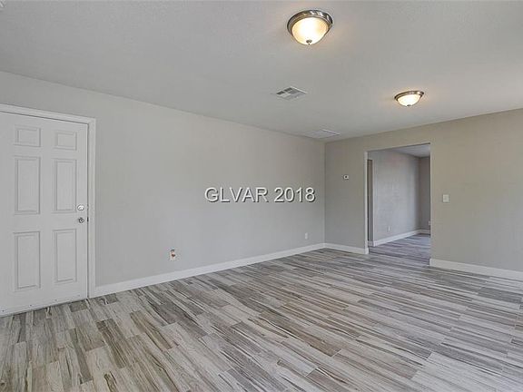 2nd image of 500 S Grand Central Pkwy