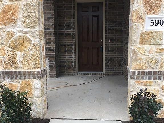 3rd image of 5901 Zinnia Dr