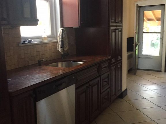 4th image of 2738 E Schiller St