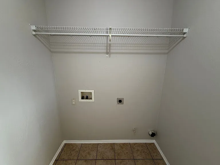 411 S Pointe Ln — Photo 18
