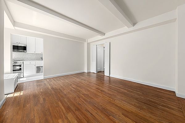 1st image of 333 E 43rd St APT 318