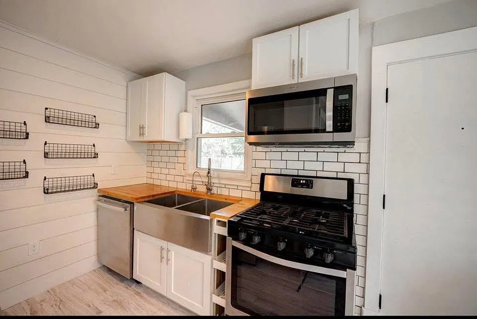 4 bed, 1000 sqft, $1,600 — Photo 2