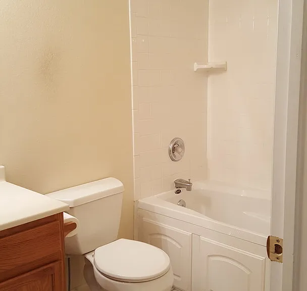 2401 N 10 S — Photo 13