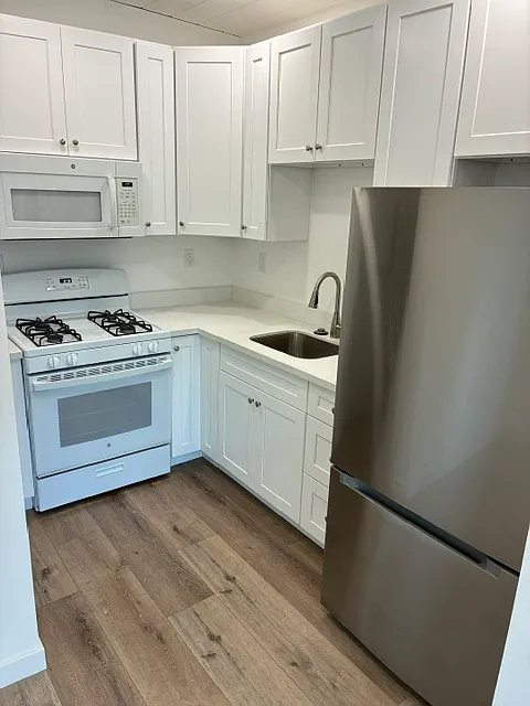 Studio, 250 sqft, $2,000 — Photo 3