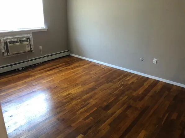 55 Gills Ln Unit 66, Iselin, NJ 08830