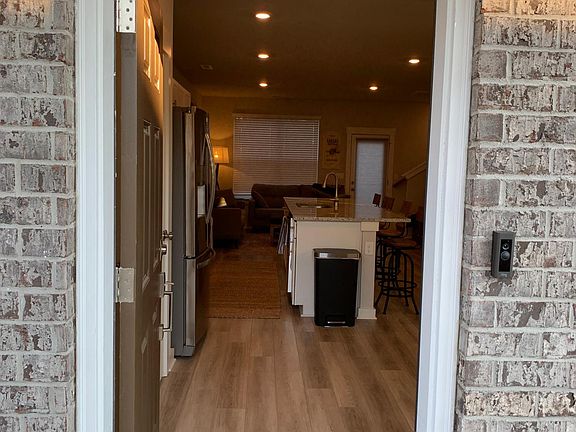 2nd image of 1752 Frodo Way