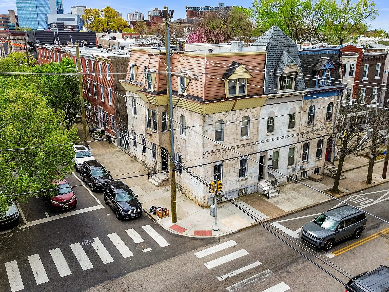 1 bed, 736 sqft, $1,350 — Photo 2