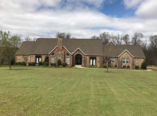 15881 Logan Rd, Siloam Springs, AR 72761